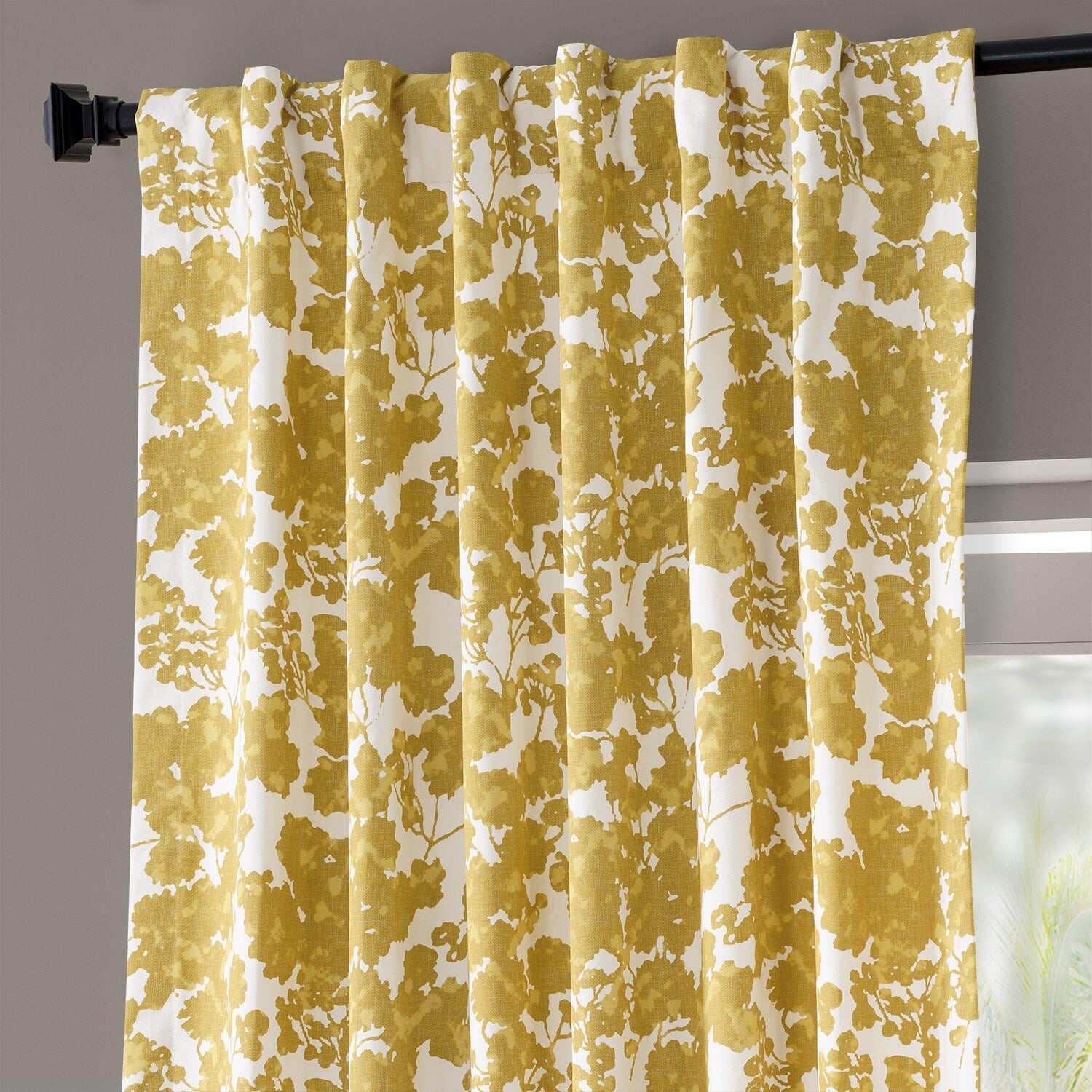 Exclusive Fabrics Fleur Floral Printed Cotton Room Darkening Curtain (1 Panel)