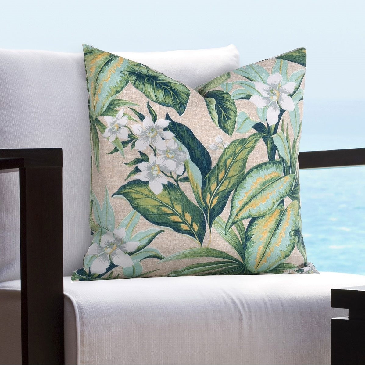 Siscovers Pure Paradise Solarium Indoor/Outdoor Throw Pillow