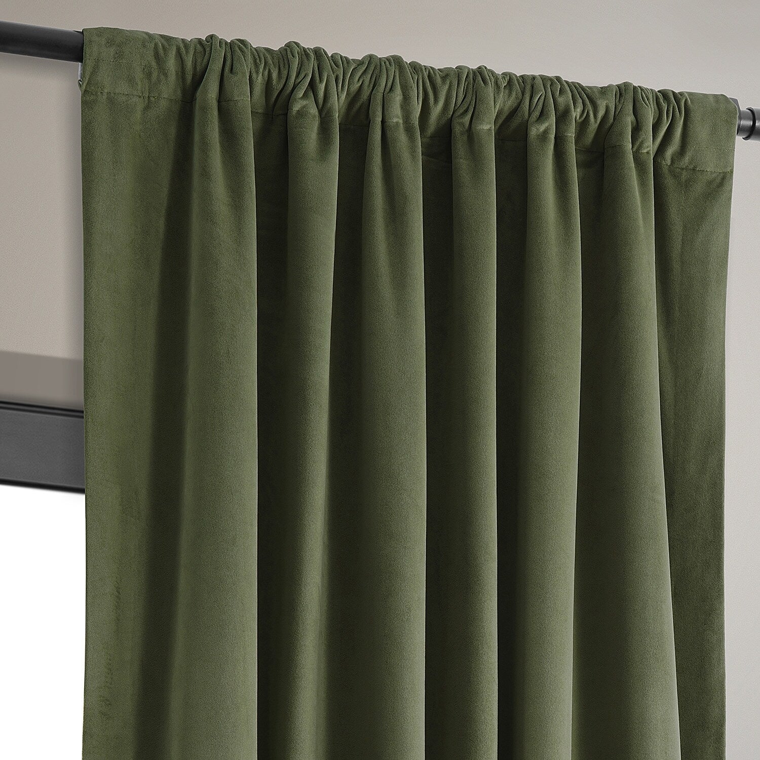 Exclusive Fabrics Signature Hunter Green Velvet Blackout Curtain (1 Panel)