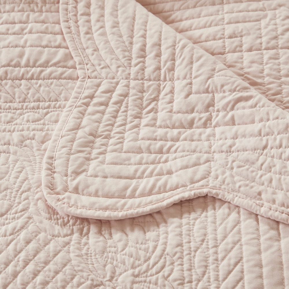 Madison Park Tuscany Oversized Quilted Throw with Scalloped Edges