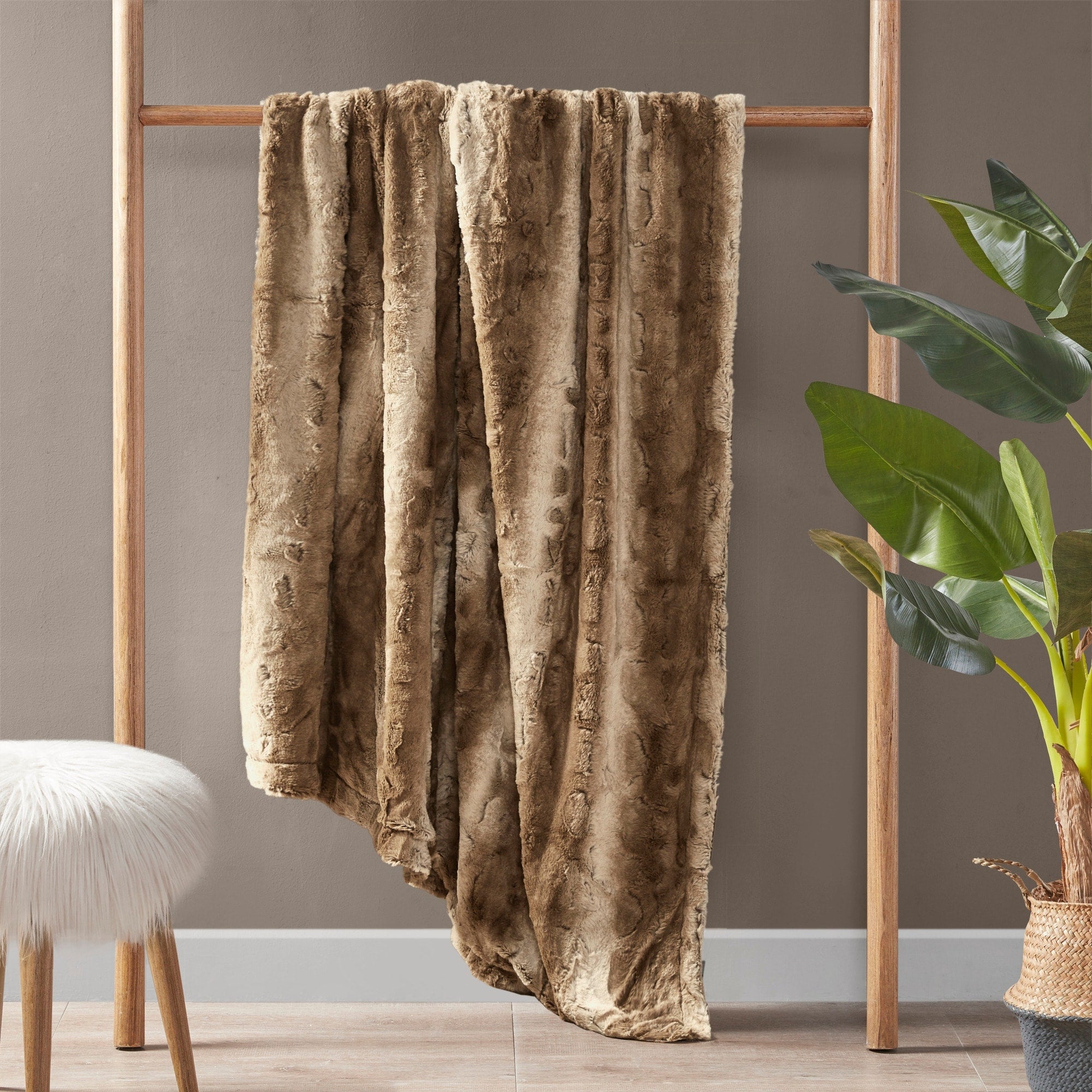 Madison Park Zuri Oversized Faux Fur Throw