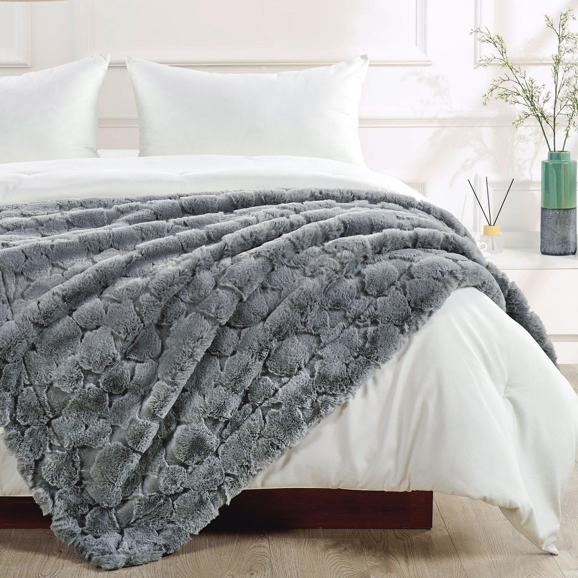 Home Soft Things Cloud Carved FauxFur Throw Decorative Blankets