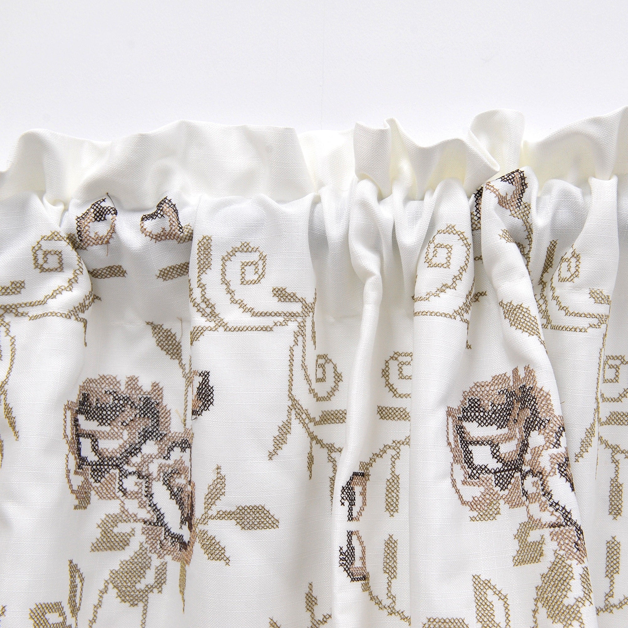 Serenta Embroidered Rose Valance