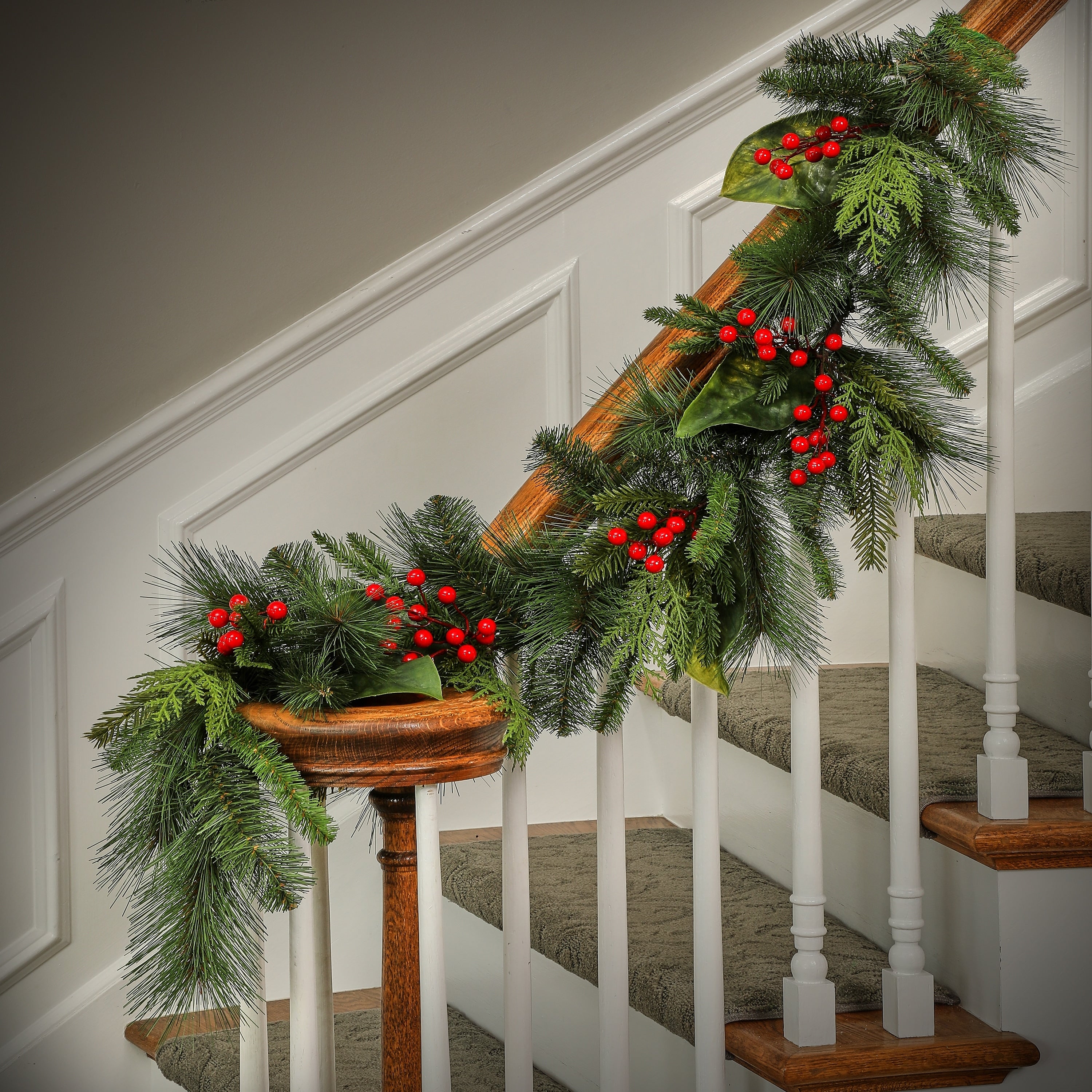 48 Uv Pine/Magnolia/Berry Spruce Garland - Green - 48