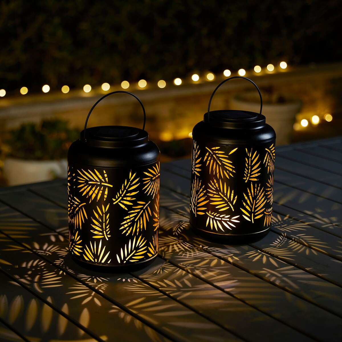 Glitzhome Modern Metal Outdoor Hanging Lantern with Solar Lights