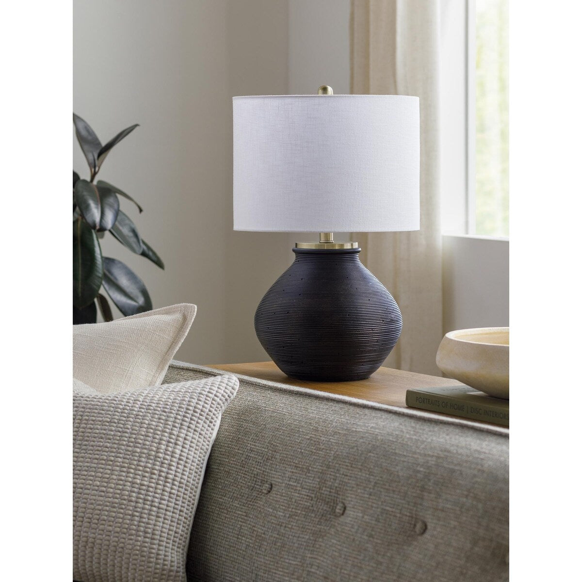 Livabliss Brillo Traditional Accent Table Lamp