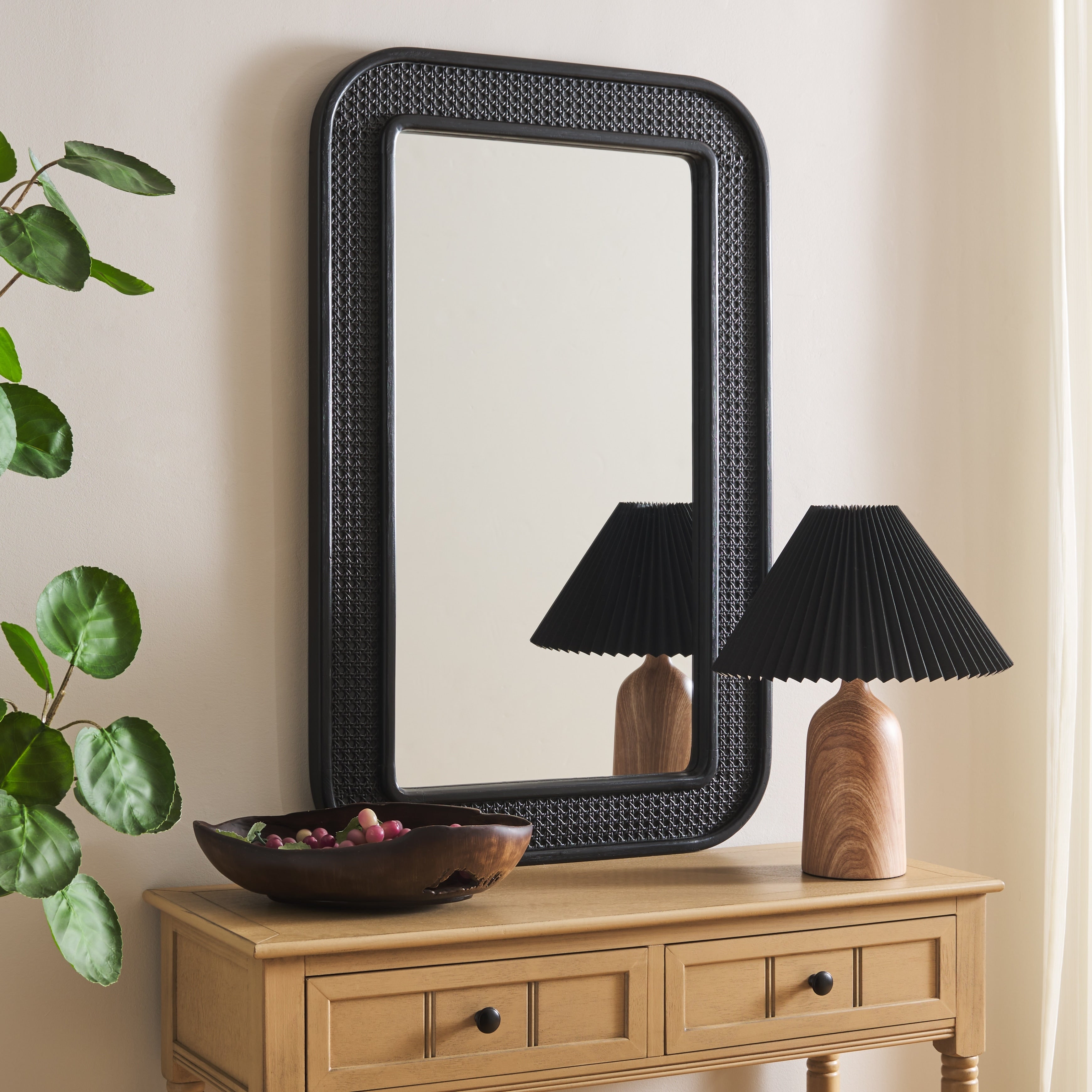 SAFAVIEH Home Alessa 38-inch Mirror - 24Wx1Dx38H