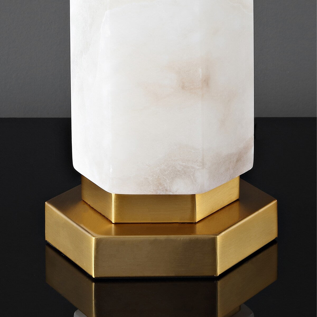 SAFAVIEH Couture Kadire Alabaster Table Lamp - 15 In W x 15 In D x 29 In H - 15Wx15Dx29H