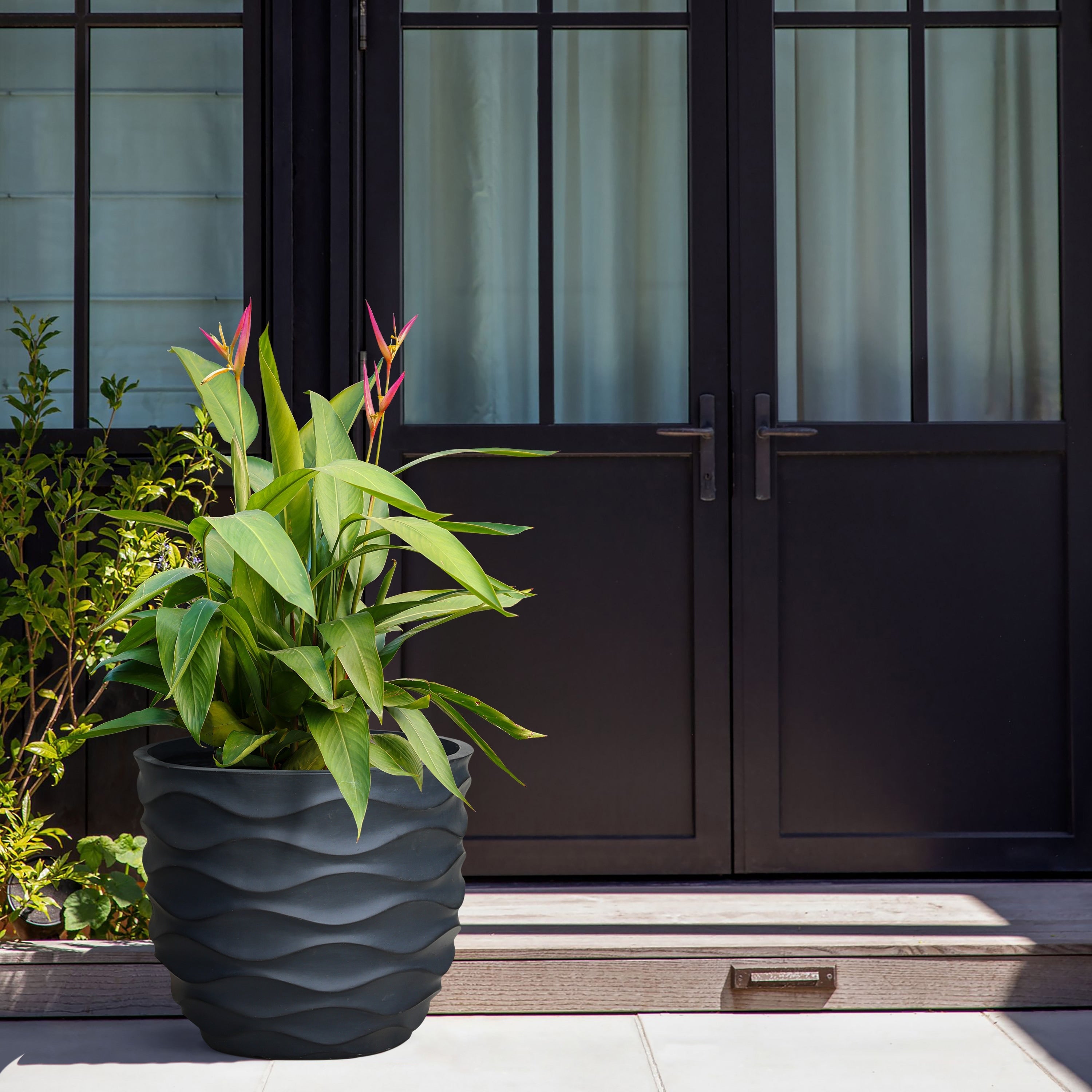 Round Black Waves Indoor/Outdoor MgO Planter