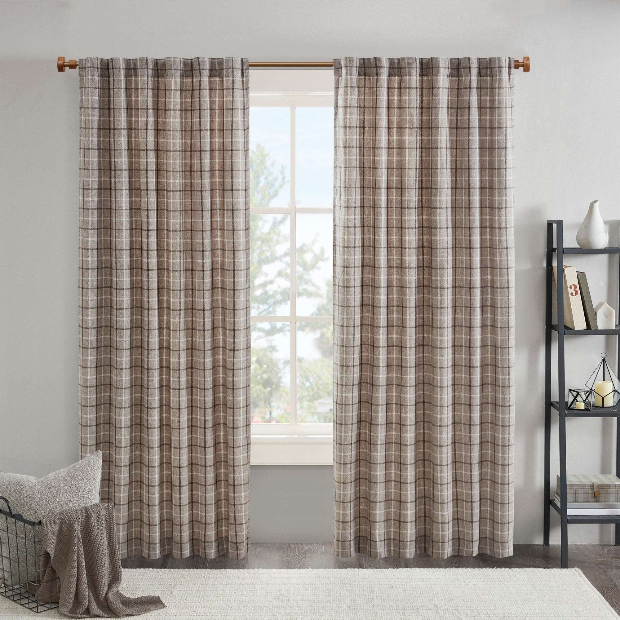 Madison Park Salford Plaid Rod Pocket and Back Tab Single Curtain Panel with Fleece Lining