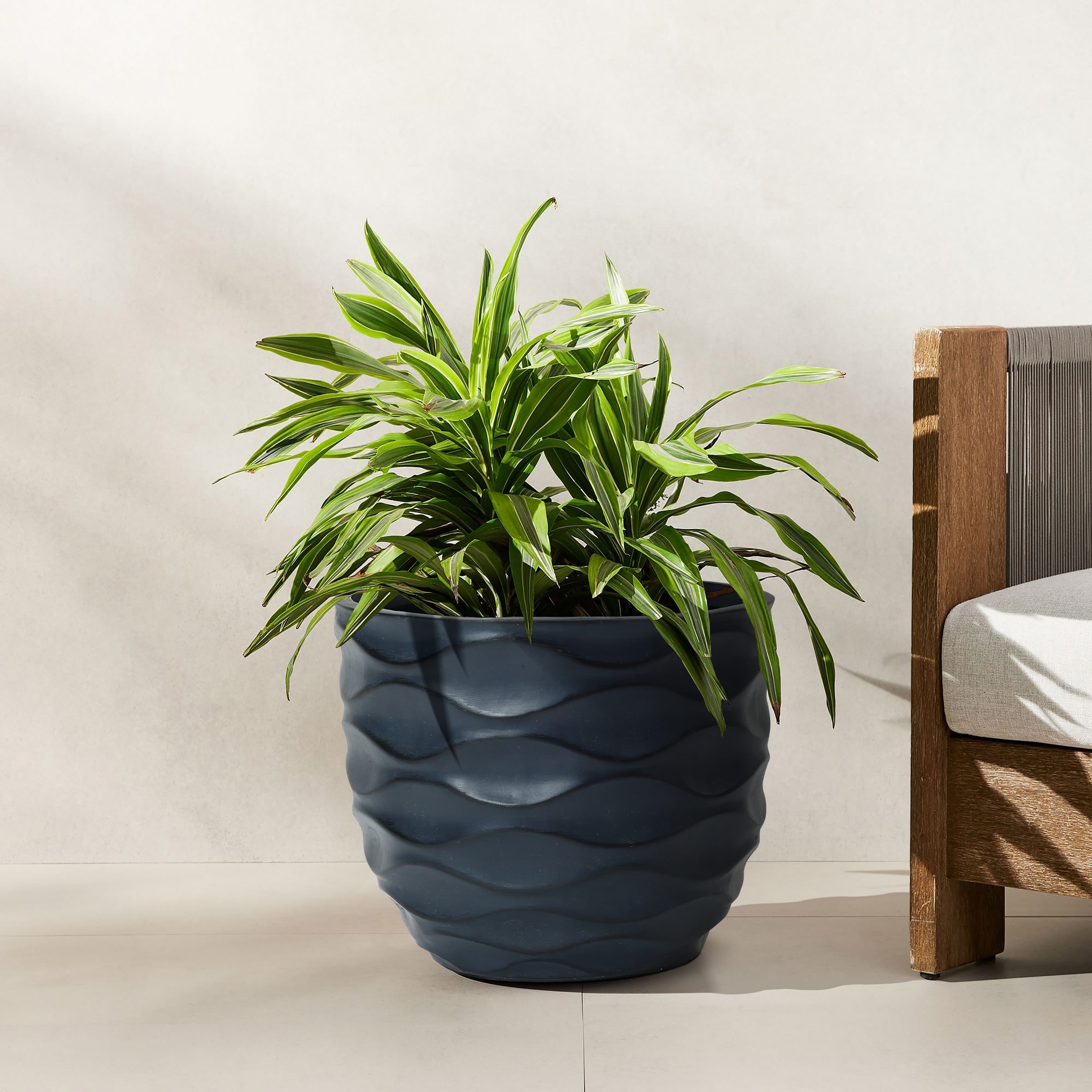 Round Black Waves Indoor/Outdoor MgO Planter