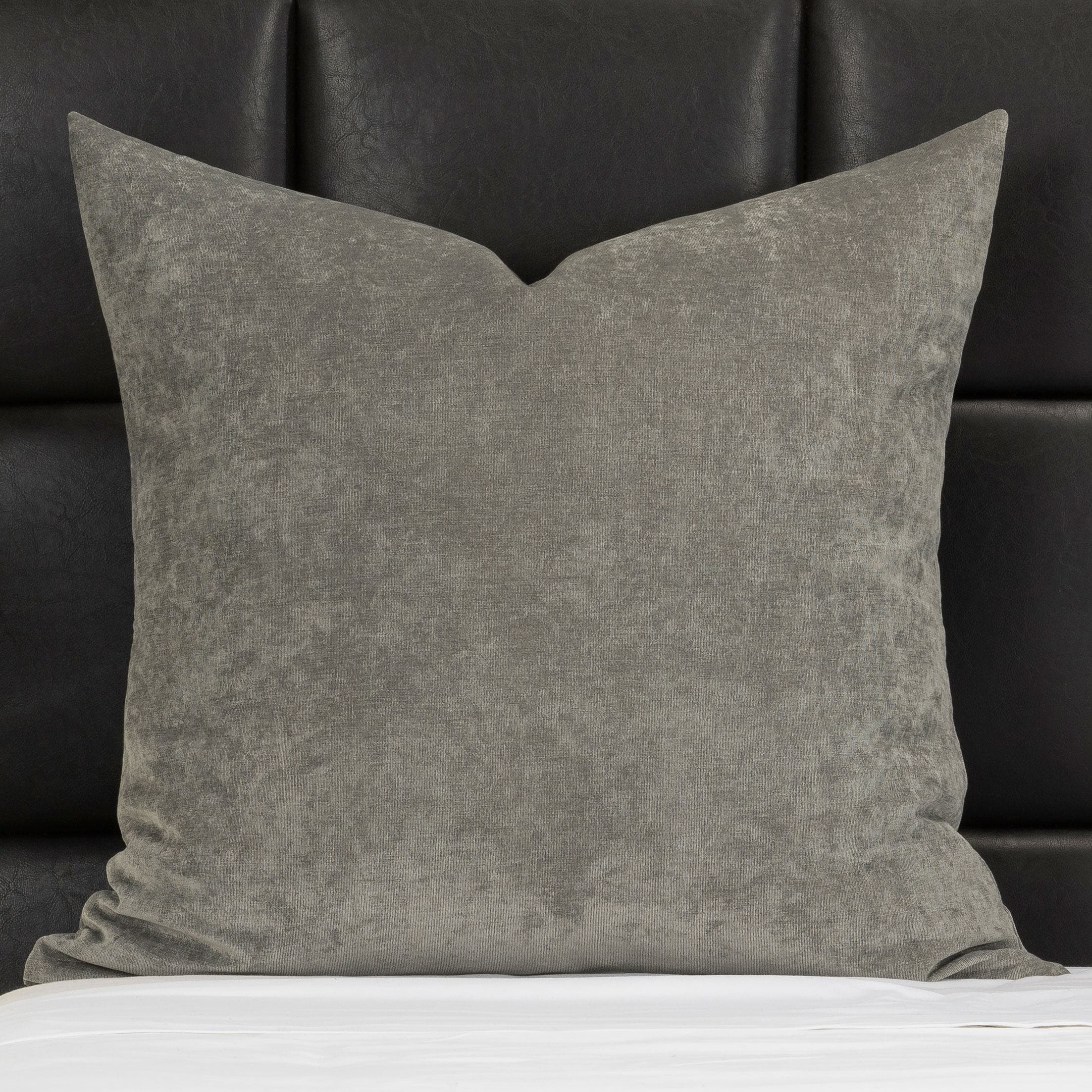 Mixology Padma Washable Polyester Throw Pillow