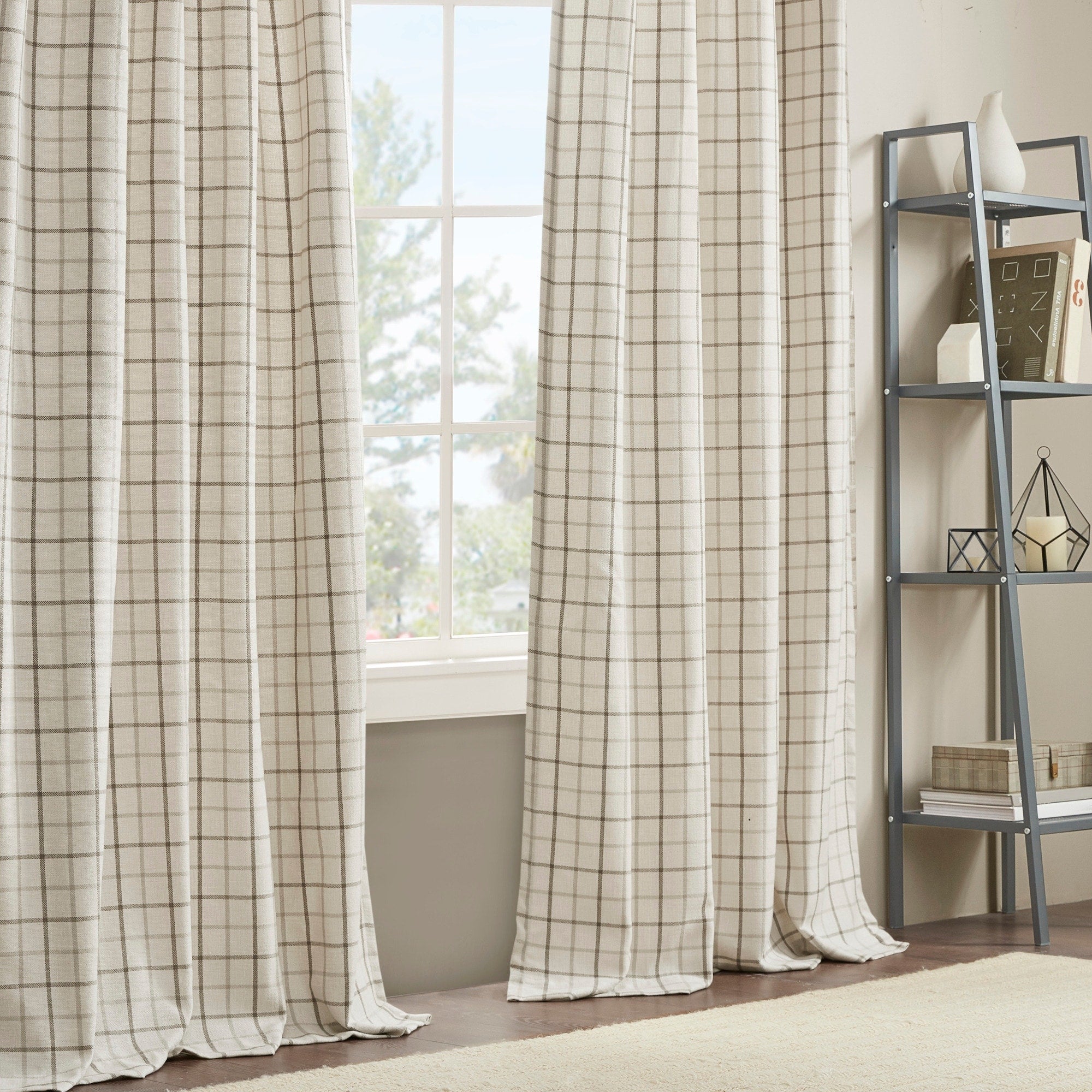 Madison Park Salford Plaid Rod Pocket and Back Tab Single Curtain Panel with Fleece Lining