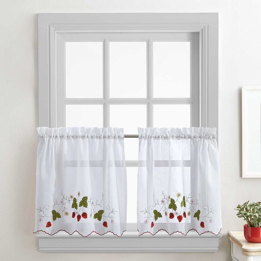 Strawberry Garden Curtain Collection