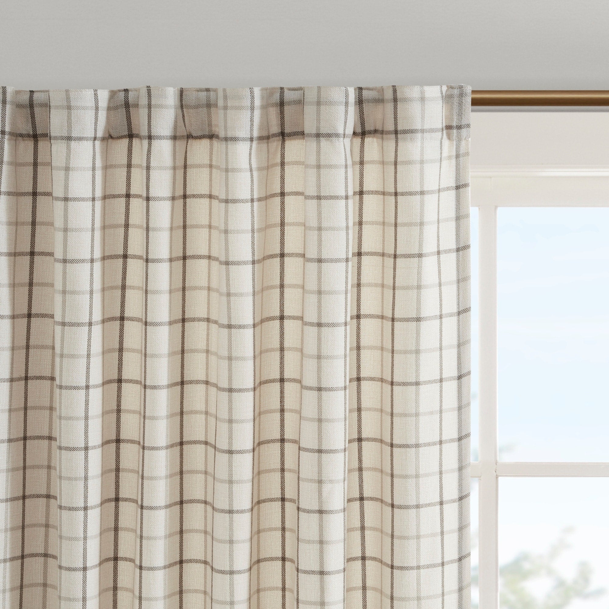 Madison Park Salford Plaid Rod Pocket and Back Tab Single Curtain Panel with Fleece Lining