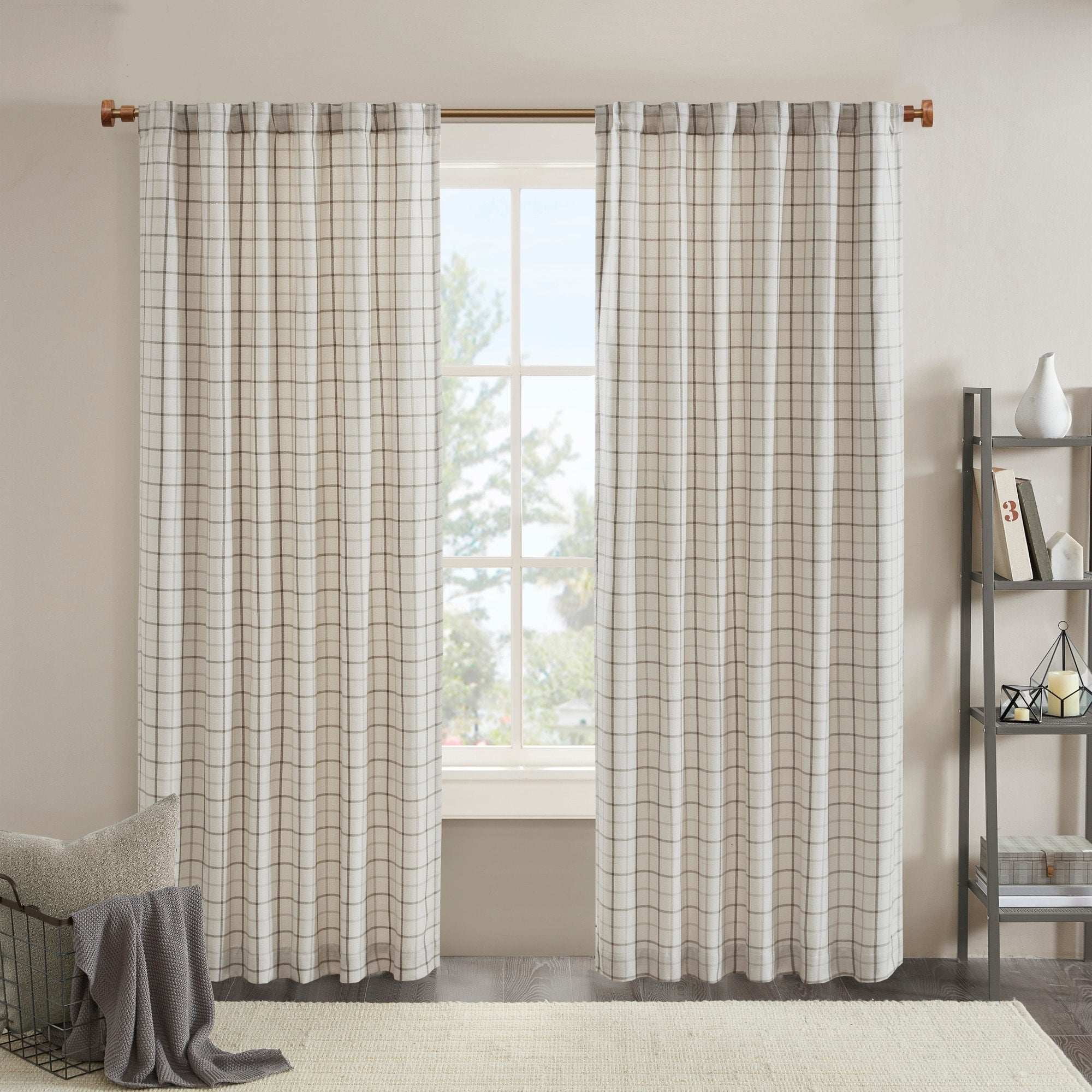 Madison Park Salford Plaid Rod Pocket and Back Tab Single Curtain Panel with Fleece Lining