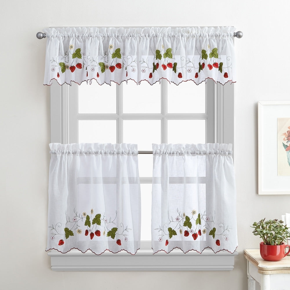 Strawberry Garden Curtain Collection