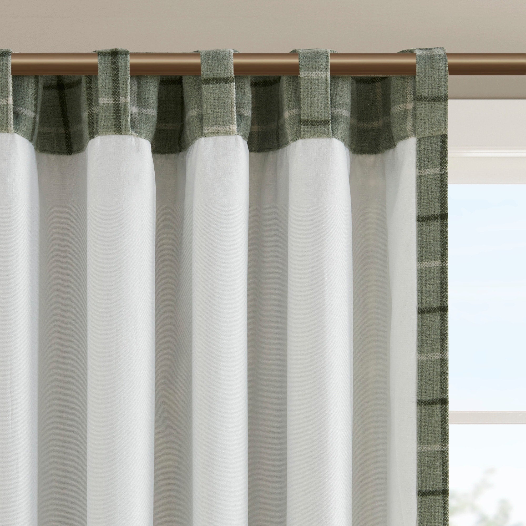 Madison Park Salford Plaid Rod Pocket and Back Tab Single Curtain Panel with Fleece Lining