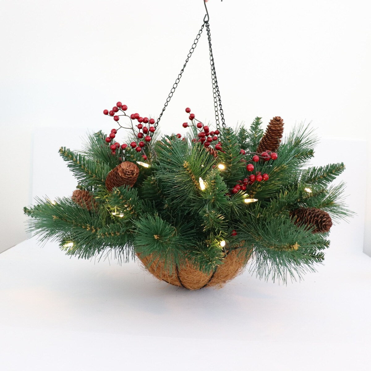 Traditional Woodland Berry 18 Dual Color LED Lighted Hanging Basket