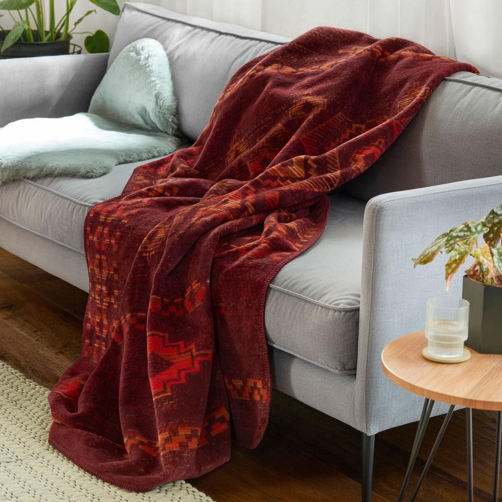 IBENA Southwestern Burgundy Fall Inspired Cozy Throw Blanket 'Gaya'