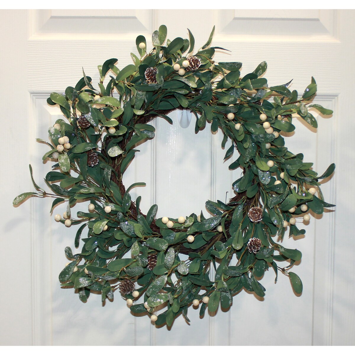 21 Artificial Christmas Mistletoe Wreath with White Berries - 21