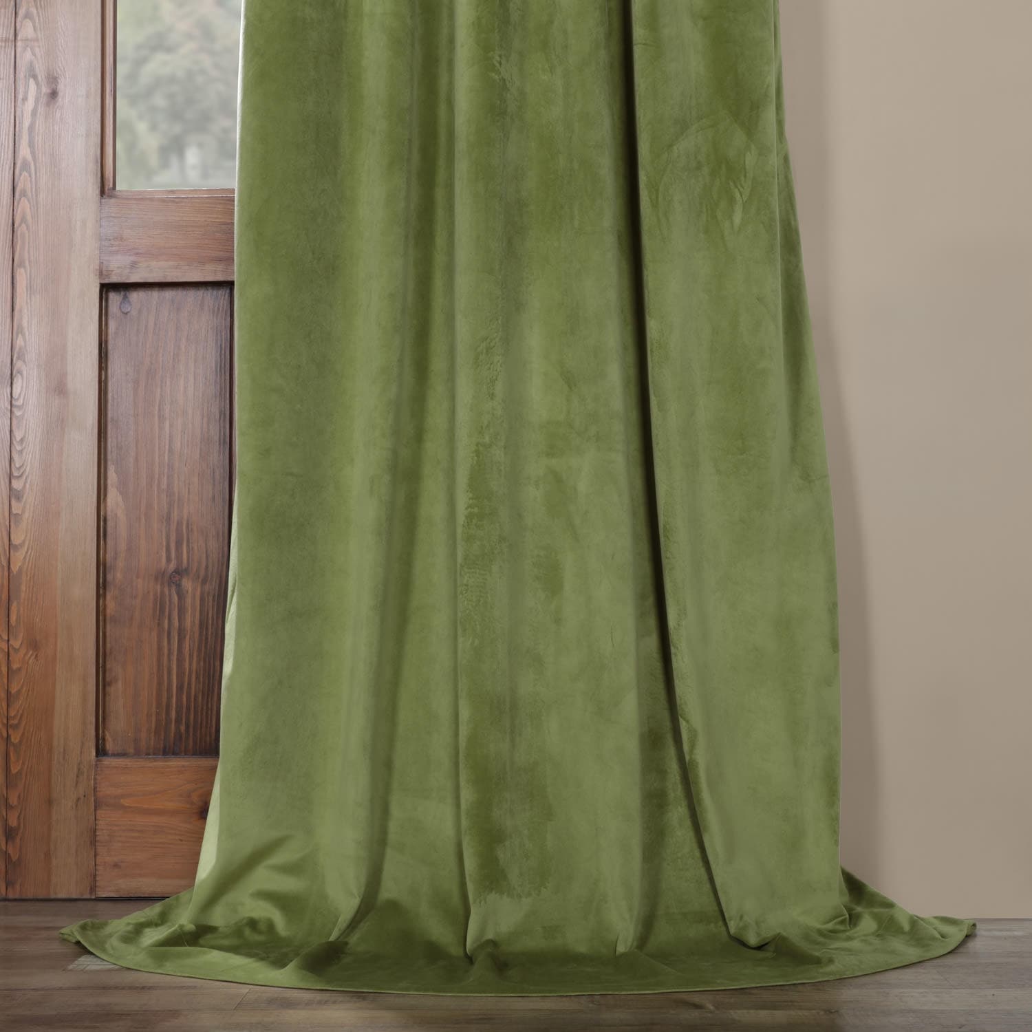 Exclusive Fabrics Signature Velvet Blackout Curtains (1 Panel) - Luxurious Single Drapery for Enhanced Light Blockage