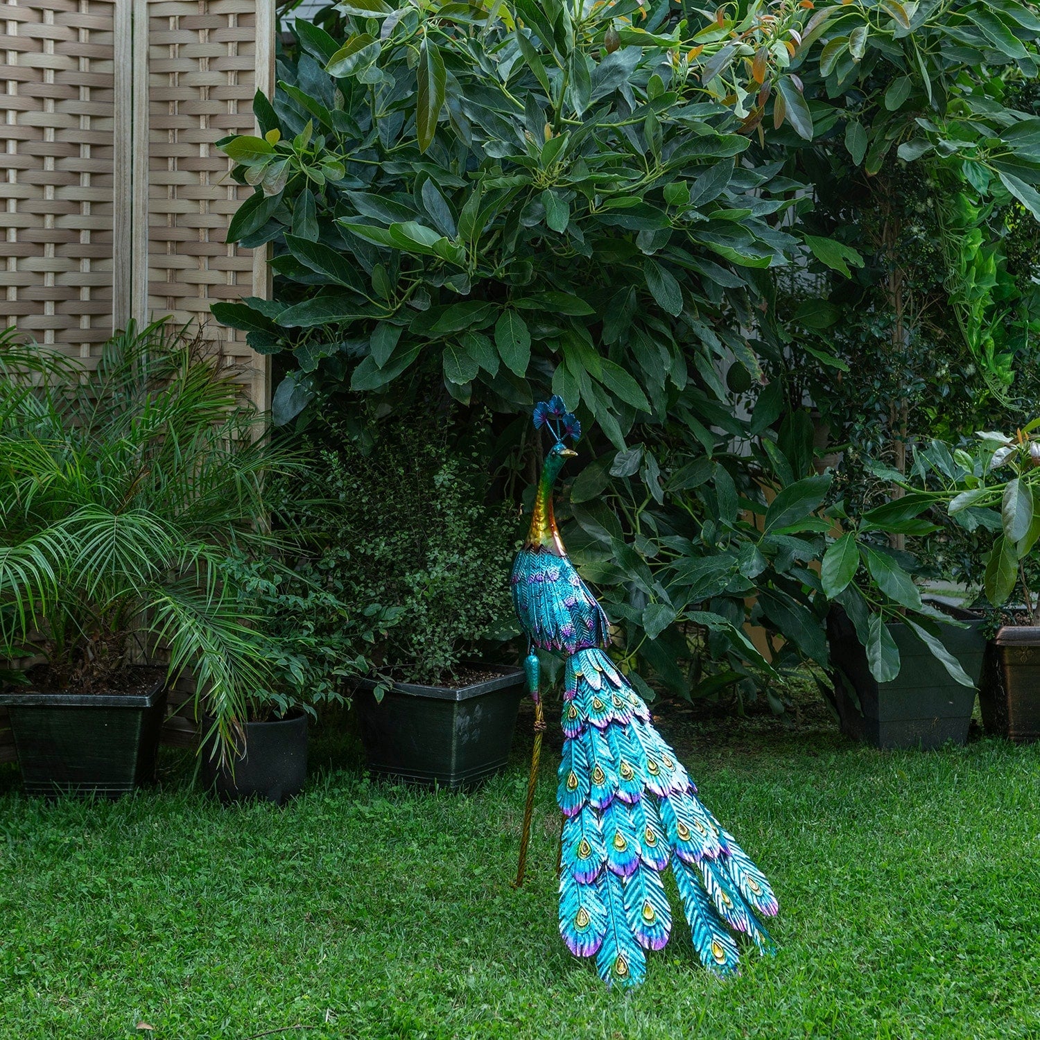 Alpine Corporation 23 Tall Outdoor Metallic Peacock Tail Spread Yard Statue Decoration, Multicolor