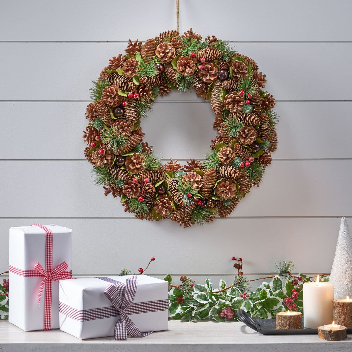 Pine Cone Wreath For Christmas - Brown Multi