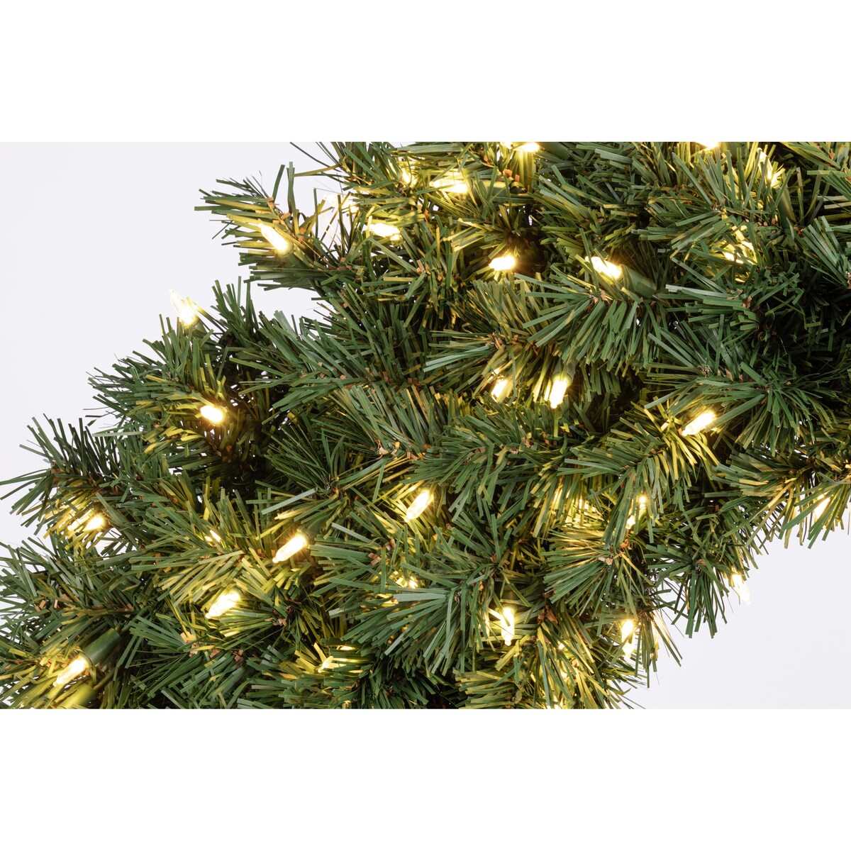 Elegant 36 Inch Aspen Spruce Wreath with 350 Tips - Green