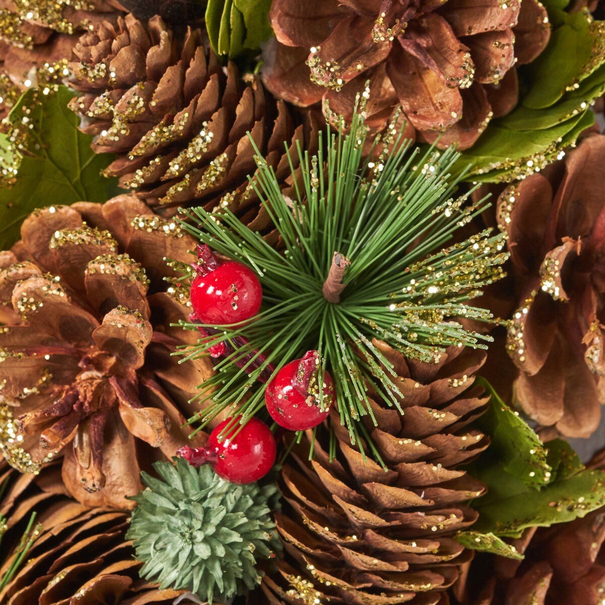 Pine Cone Wreath For Christmas - Brown Multi