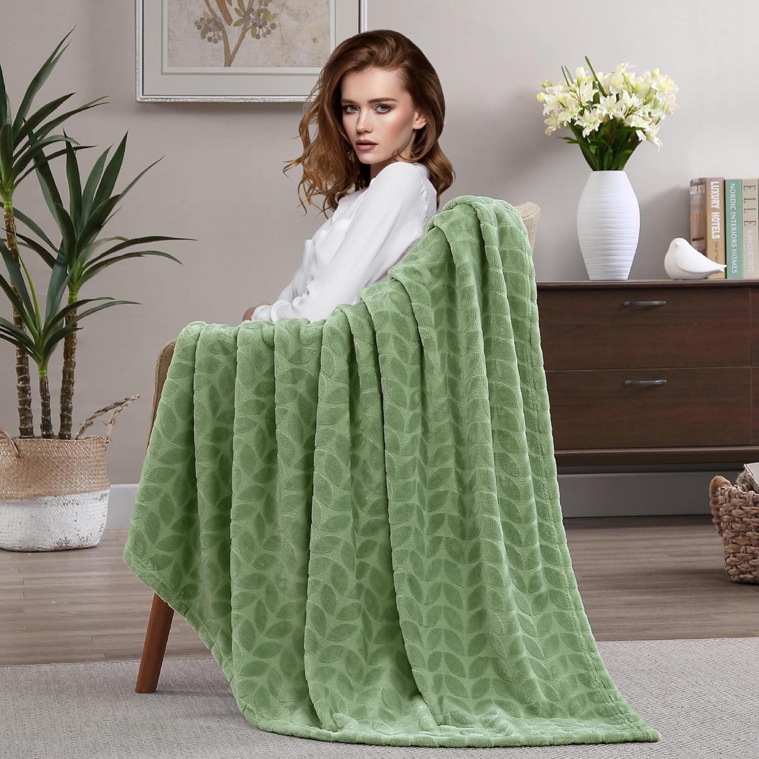 Walensee Fleece Throw Blanket Soft and Lightweight for Couch, Sofa, Bed and Lounge Chair, 50x60