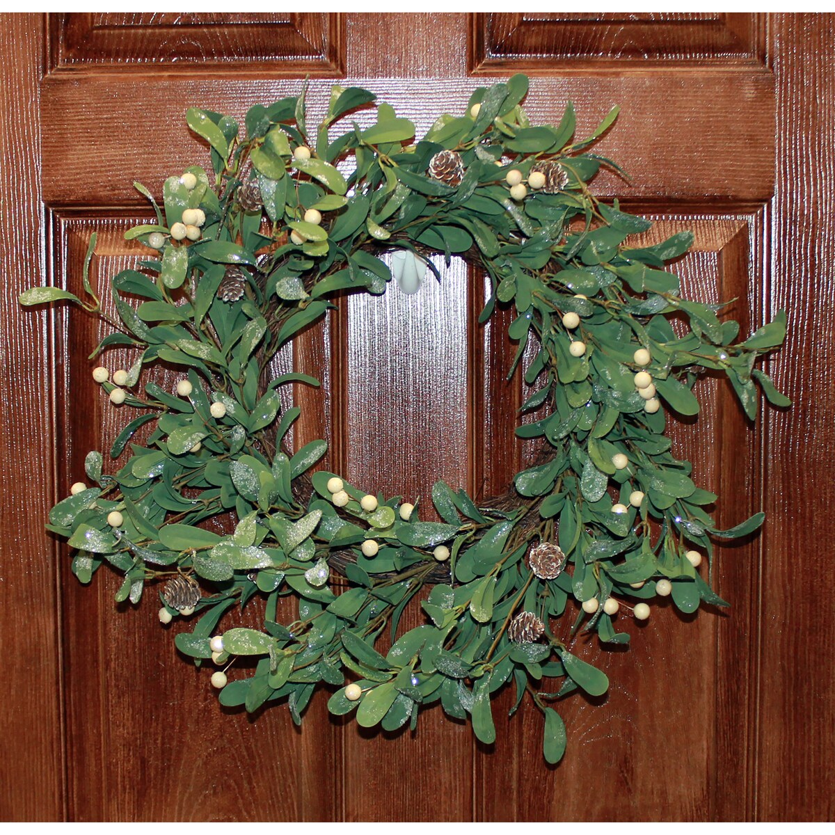 21 Artificial Christmas Mistletoe Wreath with White Berries - 21