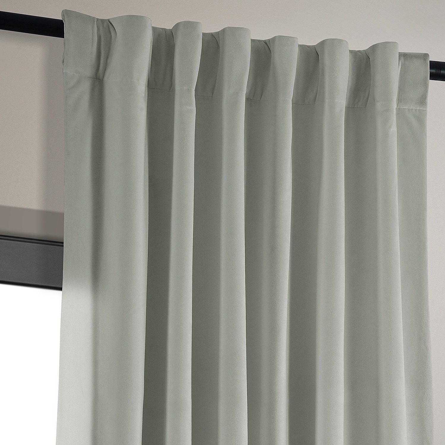 Exclusive Fabrics Signature Velvet Blackout Curtains (1 Panel) - Luxurious Single Drapery for Enhanced Light Blockage