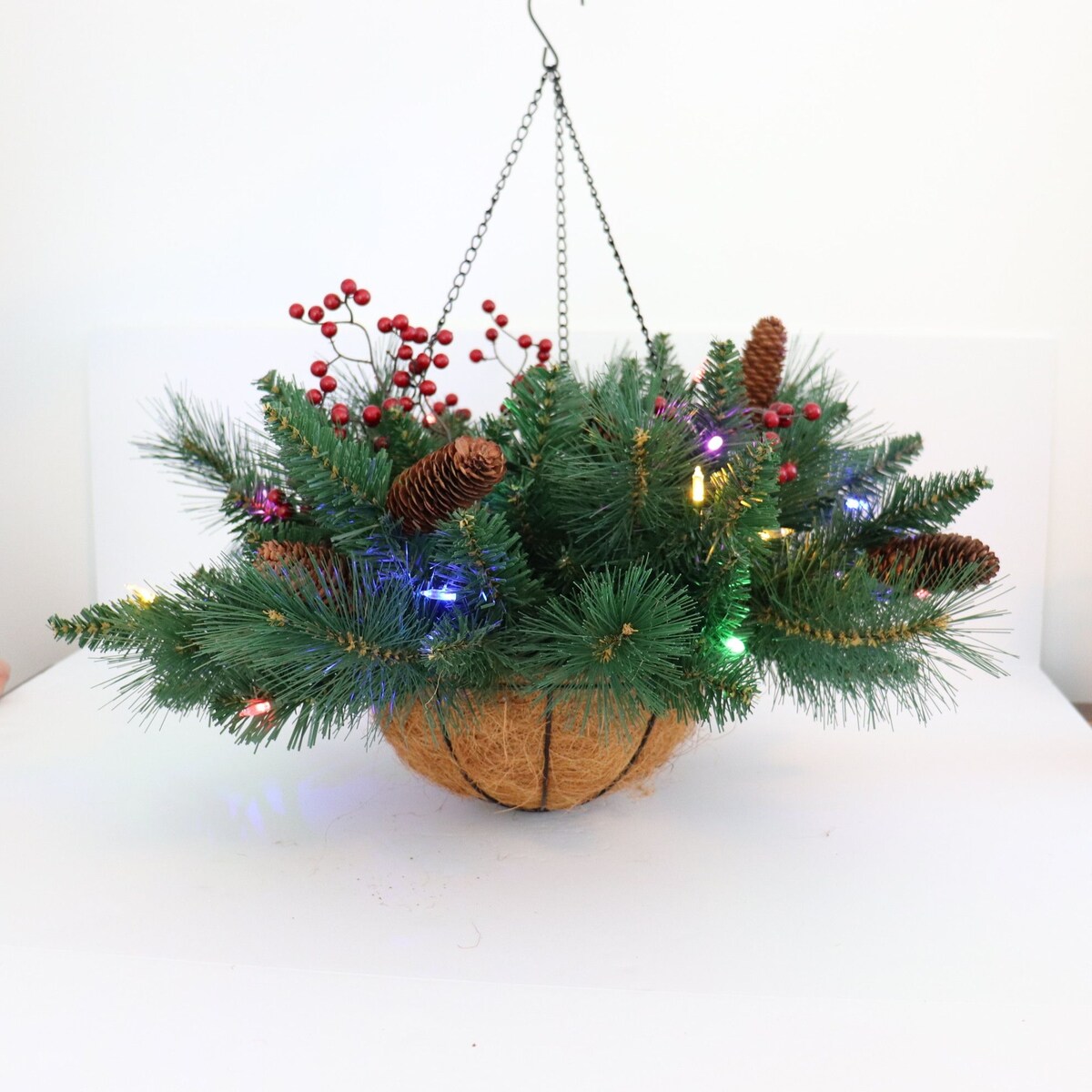 Traditional Woodland Berry 18 Dual Color LED Lighted Hanging Basket