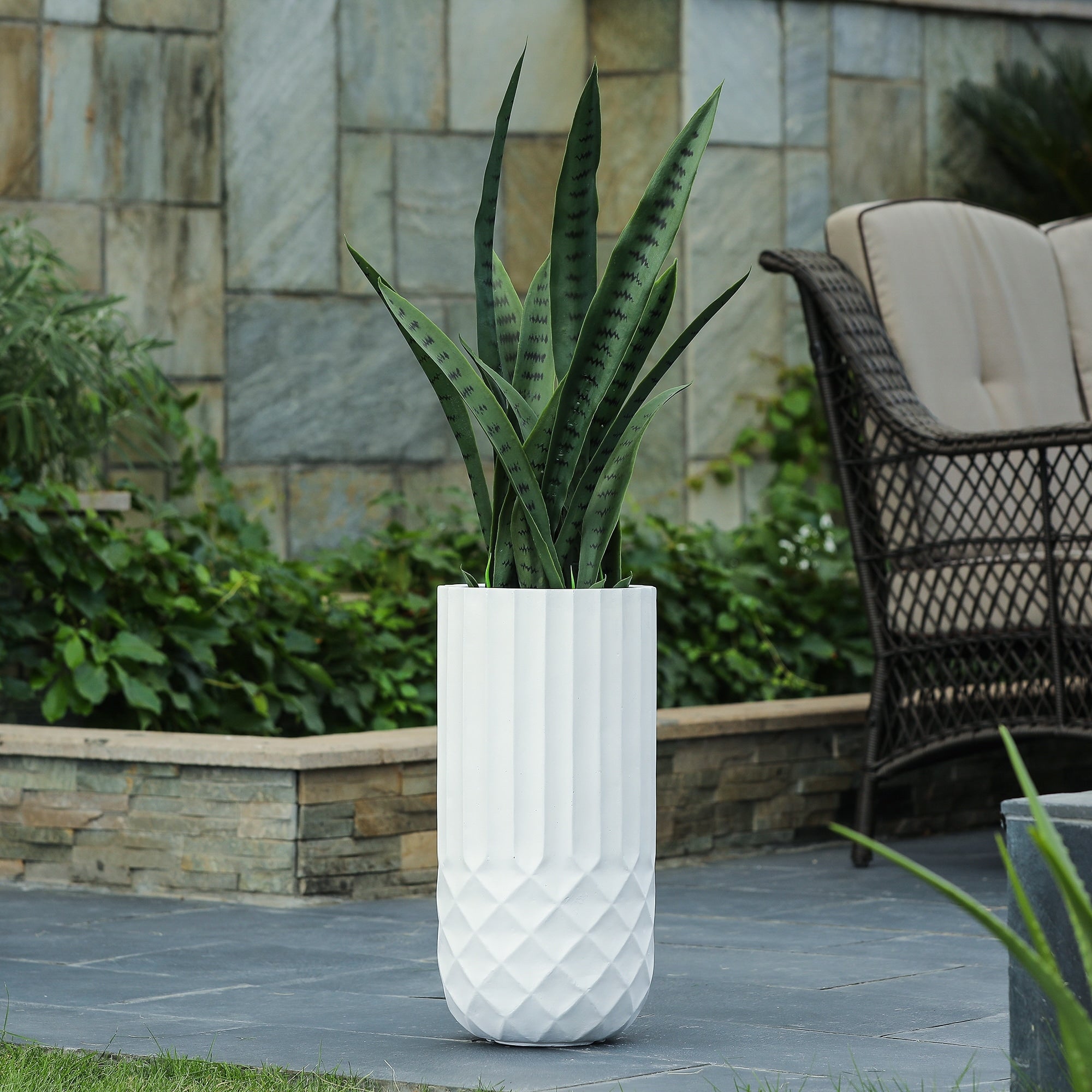 Handmade White Geometric Pattern Fiber Stone Round Tall Pot Planters