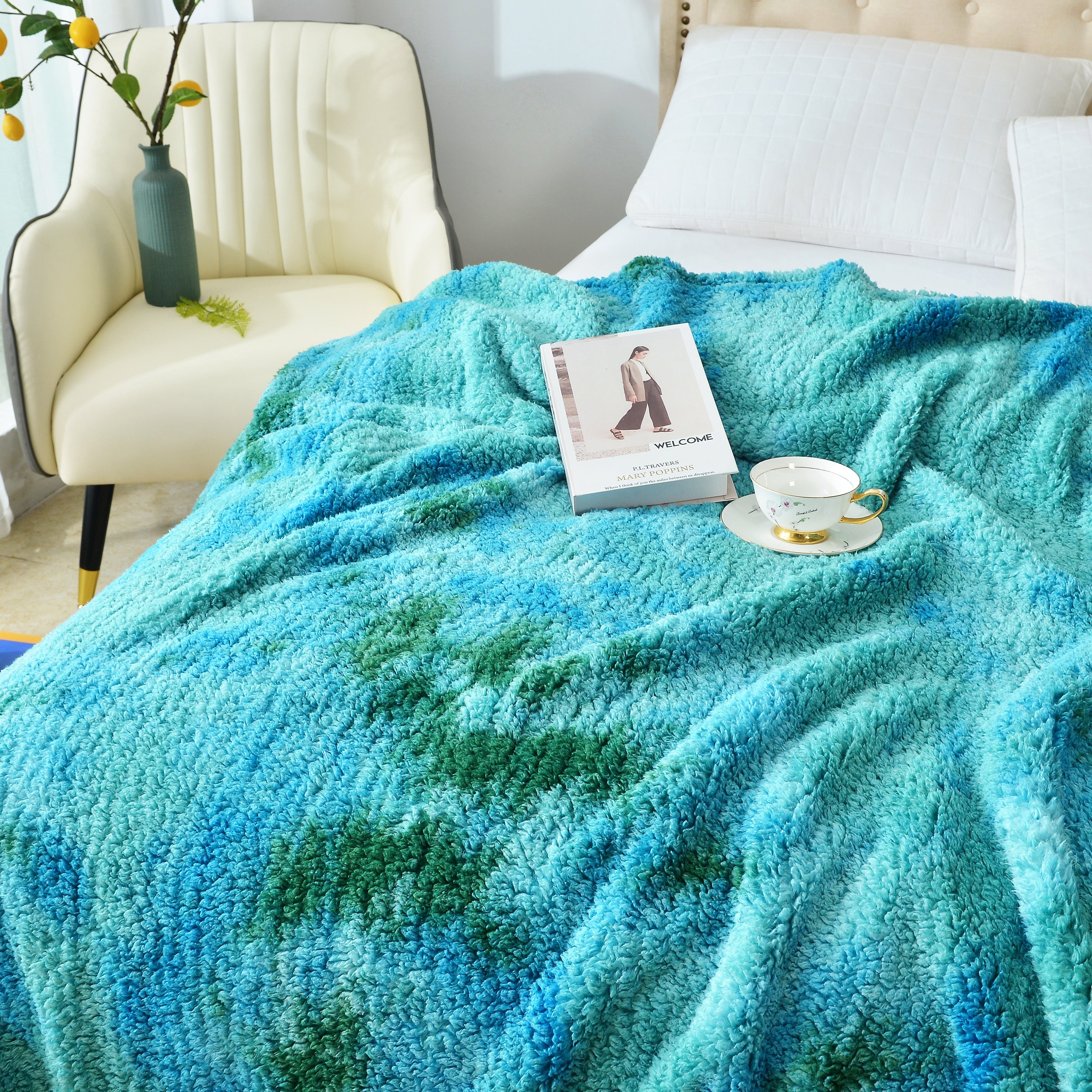 Ultra Soft FauxFur Throw Blanket