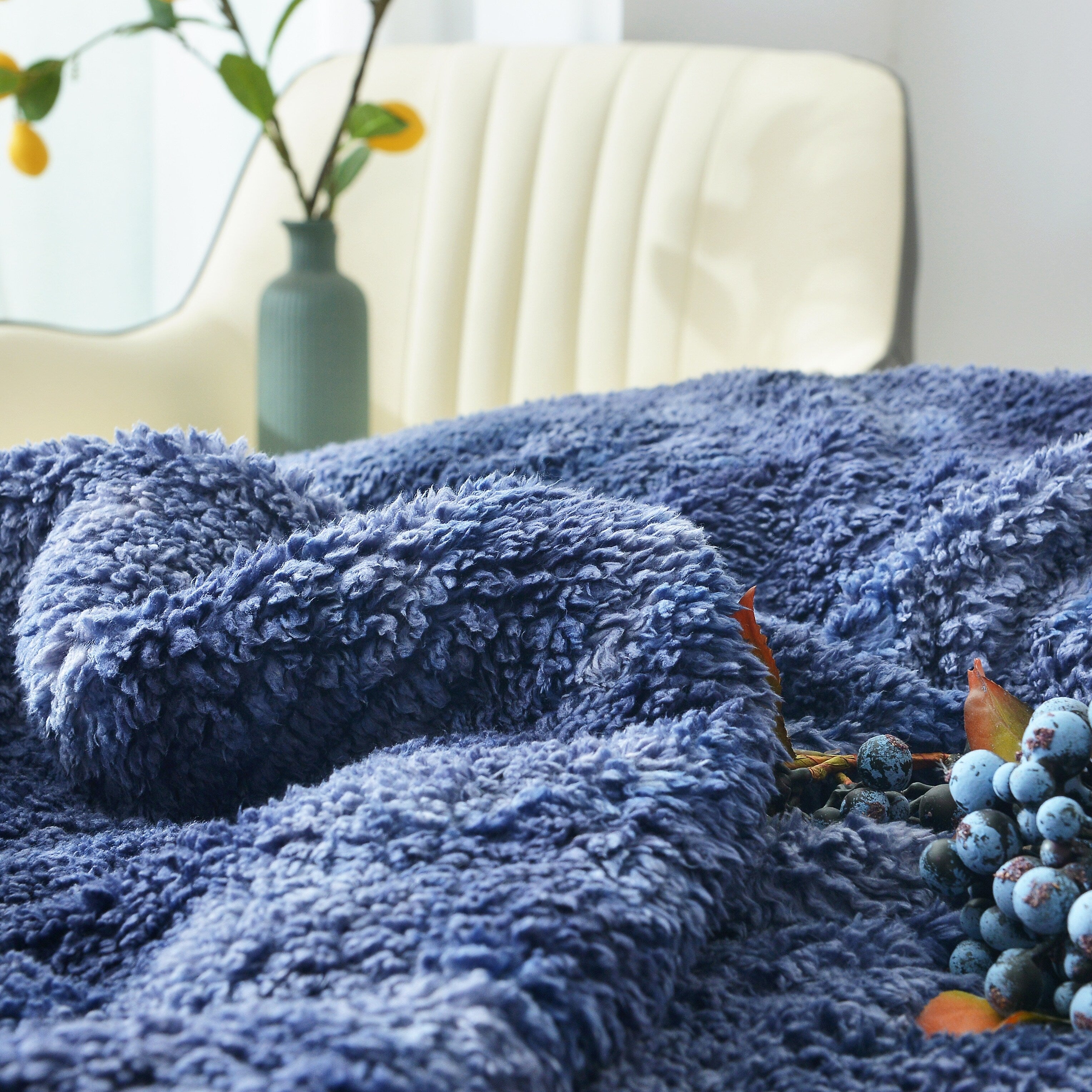 Ultra Soft FauxFur Throw Blanket