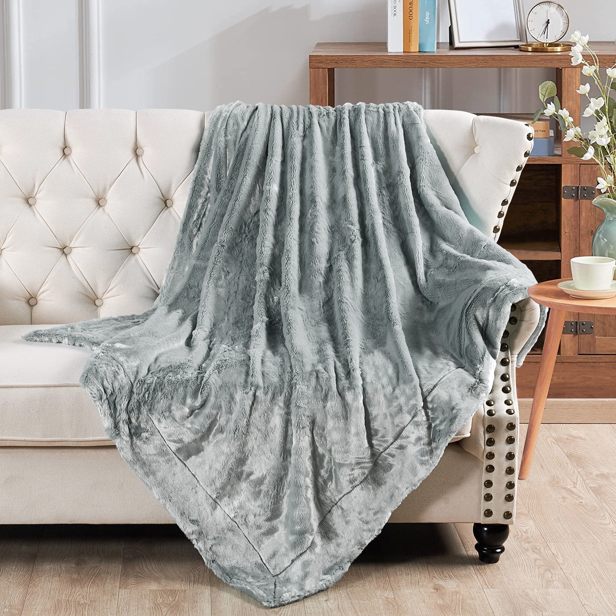 Plain Fauxfur Throw