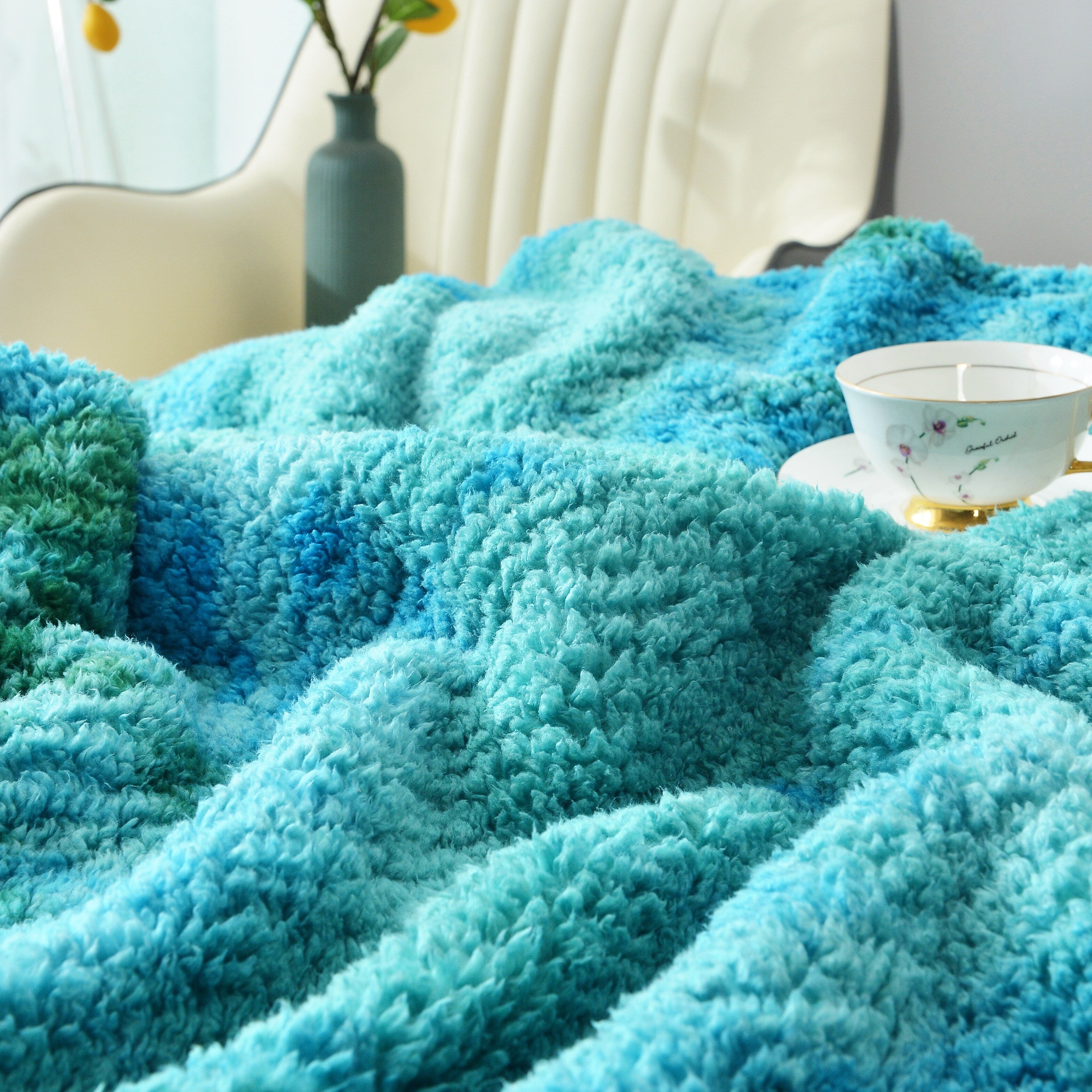 Ultra Soft FauxFur Throw Blanket