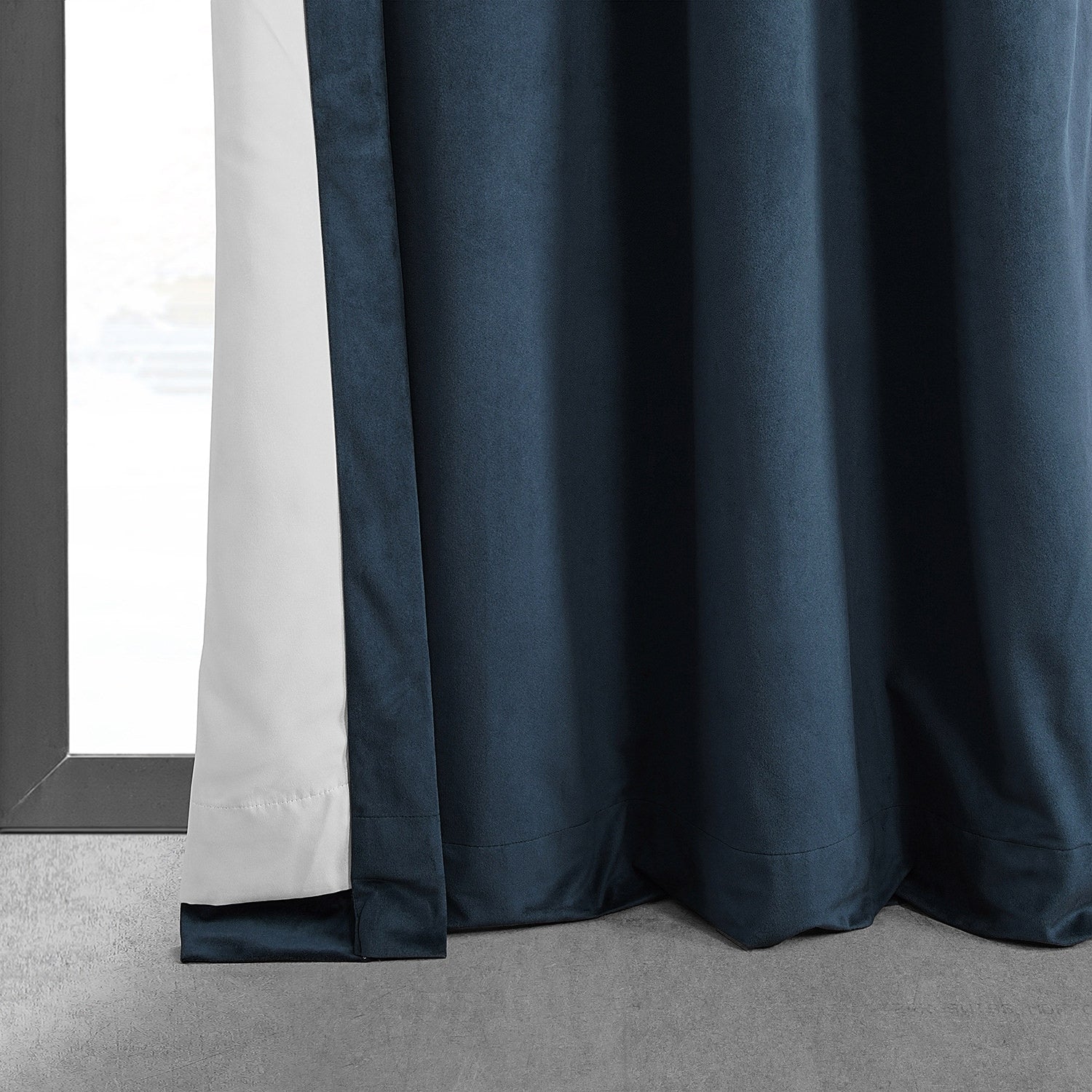 Exclusive Fabrics Midnight Blue Grommet Velvet Blackout Single Curtain (1 Panel)