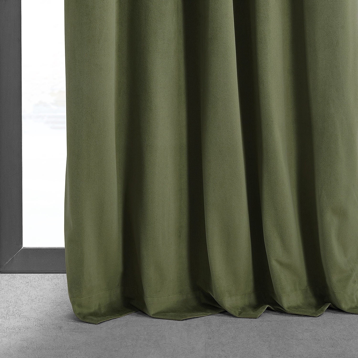 Exclusive Fabrics Signature Hunter Green Velvet 120-inch Blackout Curtain (1 Panel) - 50 x 120