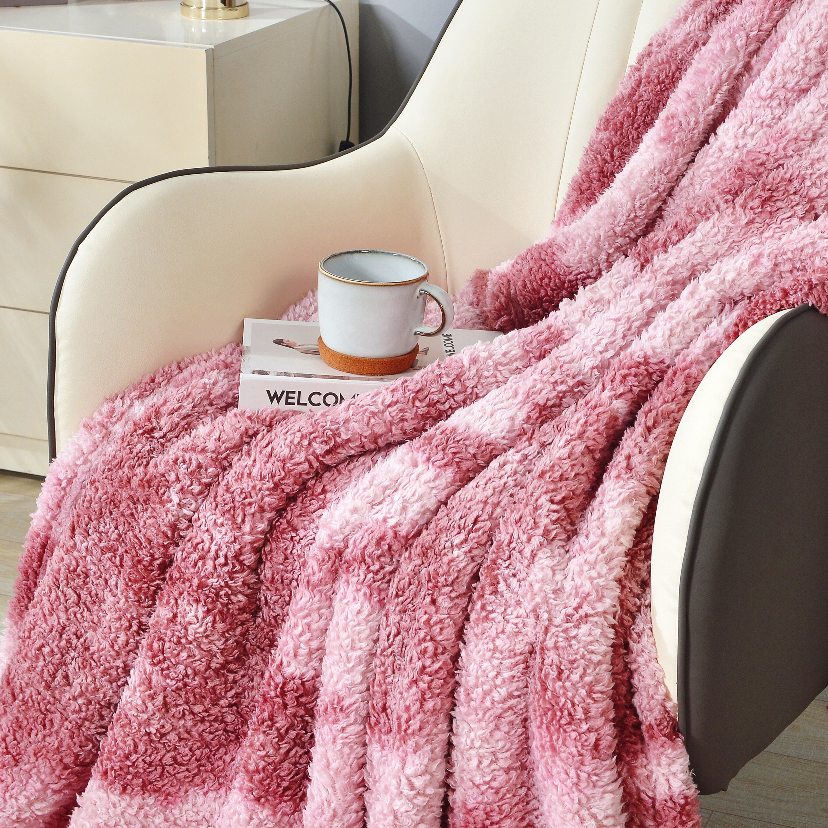 Ultra Soft FauxFur Throw Blanket