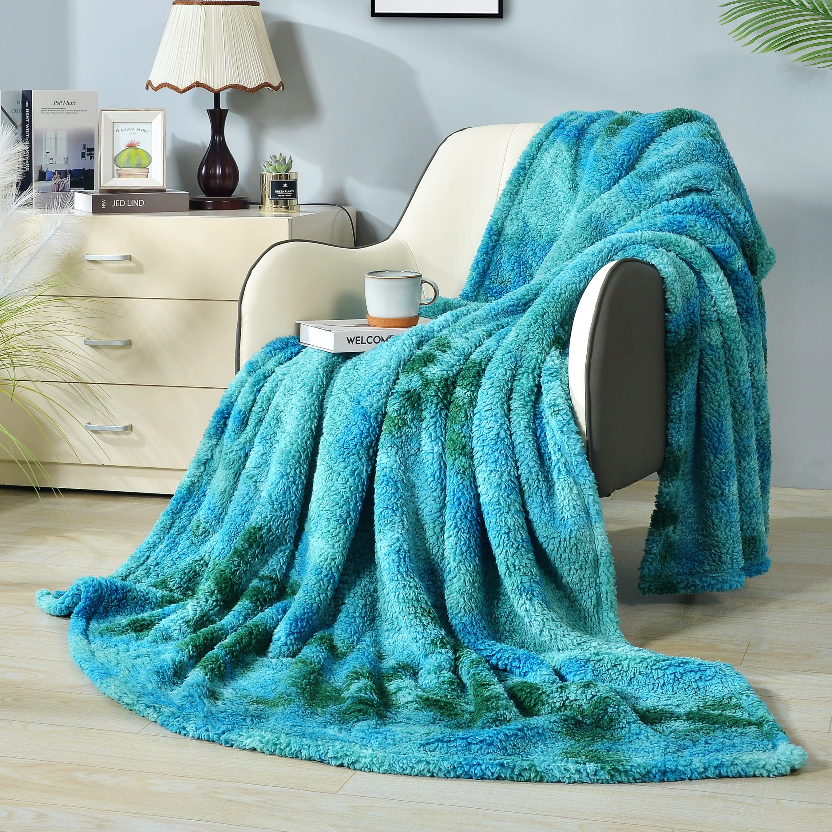 Ultra Soft FauxFur Throw Blanket