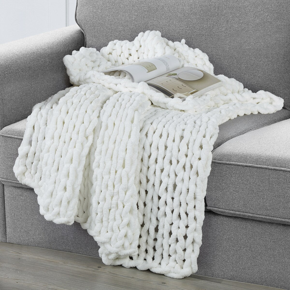 Kathy Ireland Chunky Knit Chenille Throw