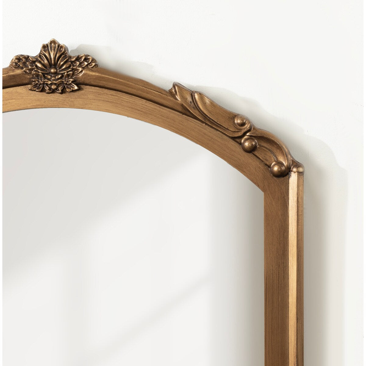 Kate and Laurel Berkshire Wall Mirror - 24x36