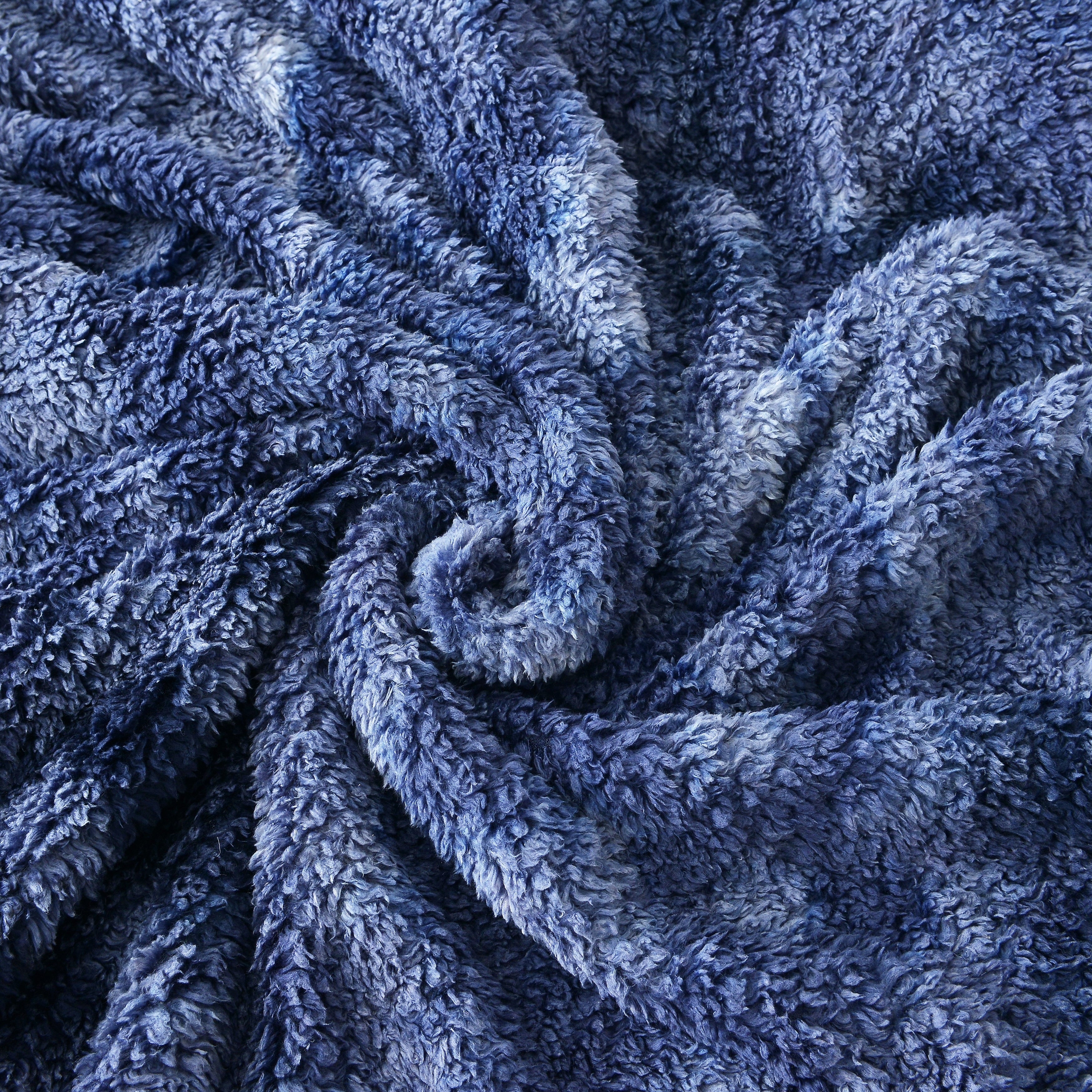 Ultra Soft FauxFur Throw Blanket