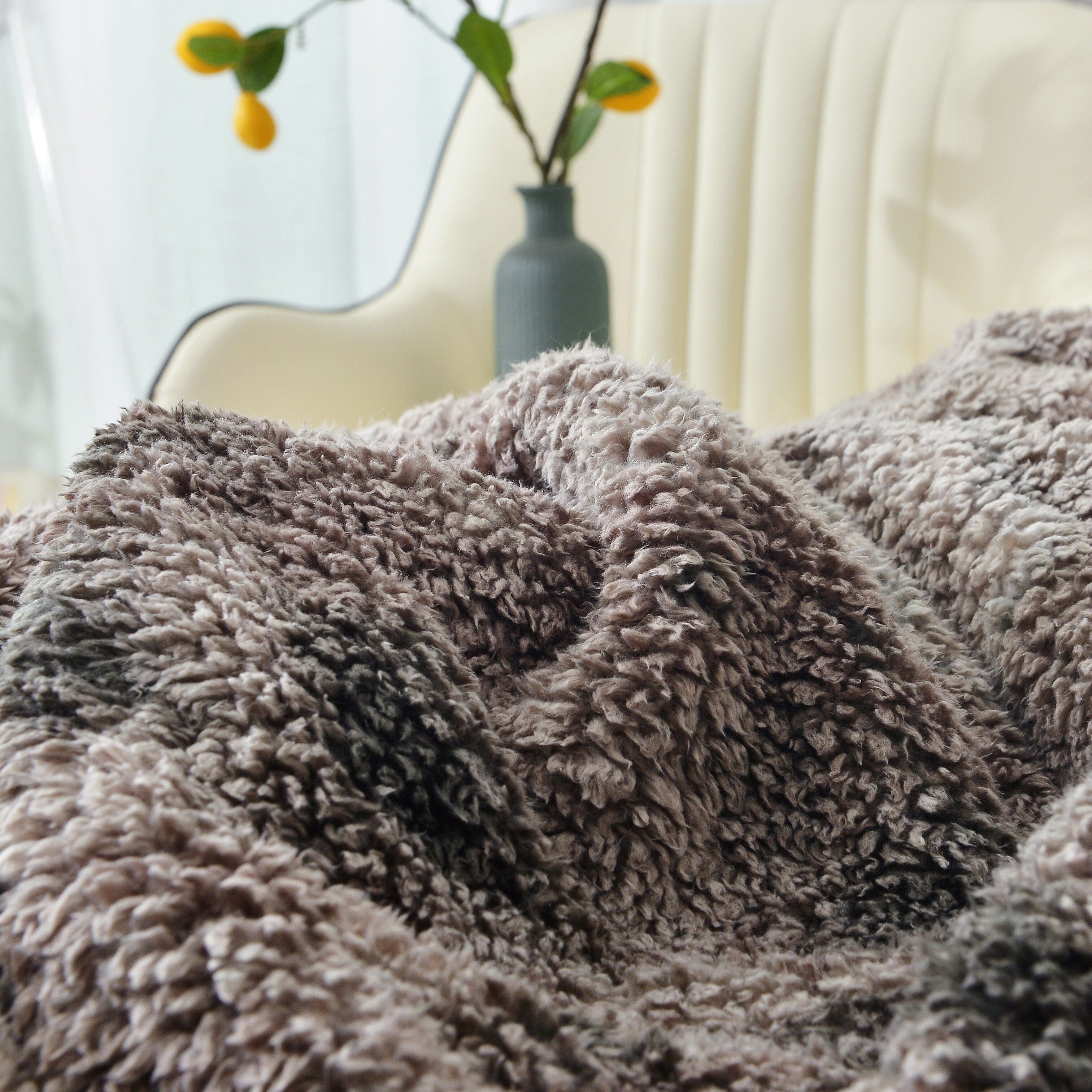 Ultra Soft FauxFur Throw Blanket