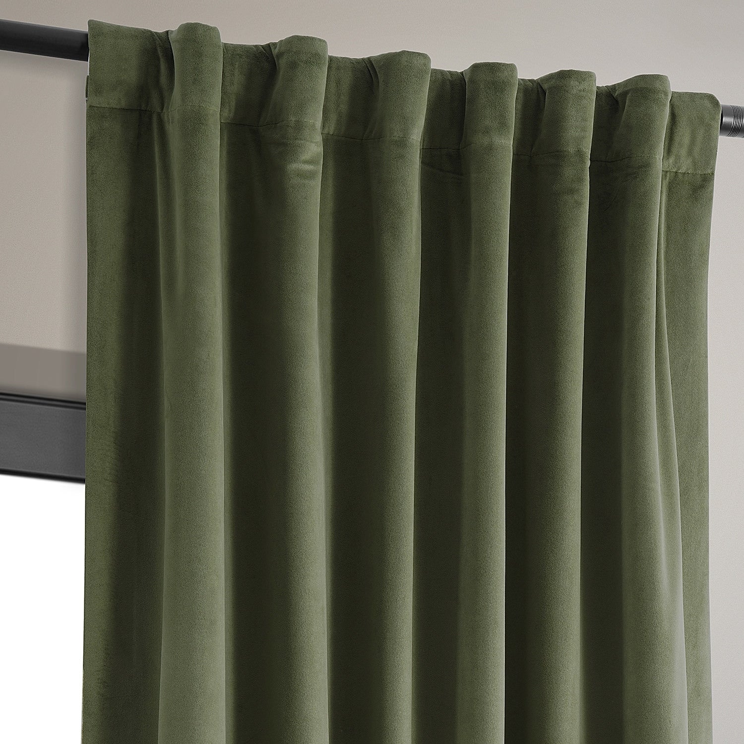 Exclusive Fabrics Signature Hunter Green Velvet 120-inch Blackout Curtain (1 Panel) - 50 x 120