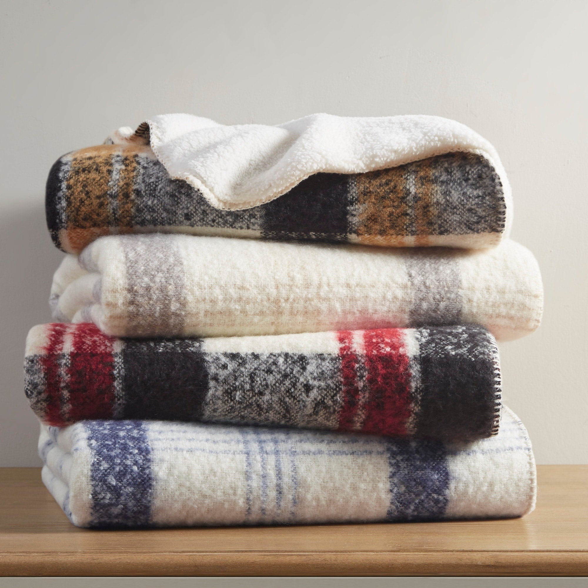 Woolrich Bloomington Fake Wool to Sherpa Throw 50x60