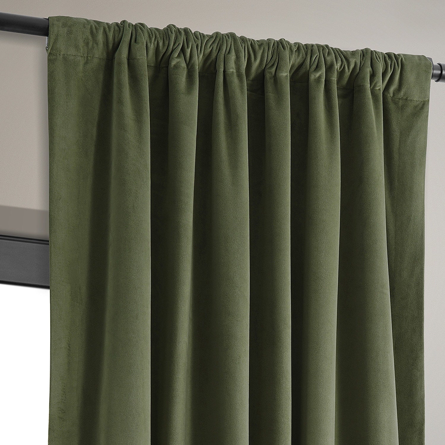 Exclusive Fabrics Signature Hunter Green Velvet 120-inch Blackout Curtain (1 Panel) - 50 x 120